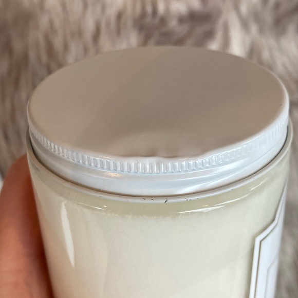 Vanilla Bean Soy Wax Candle - Picture 4 of 8